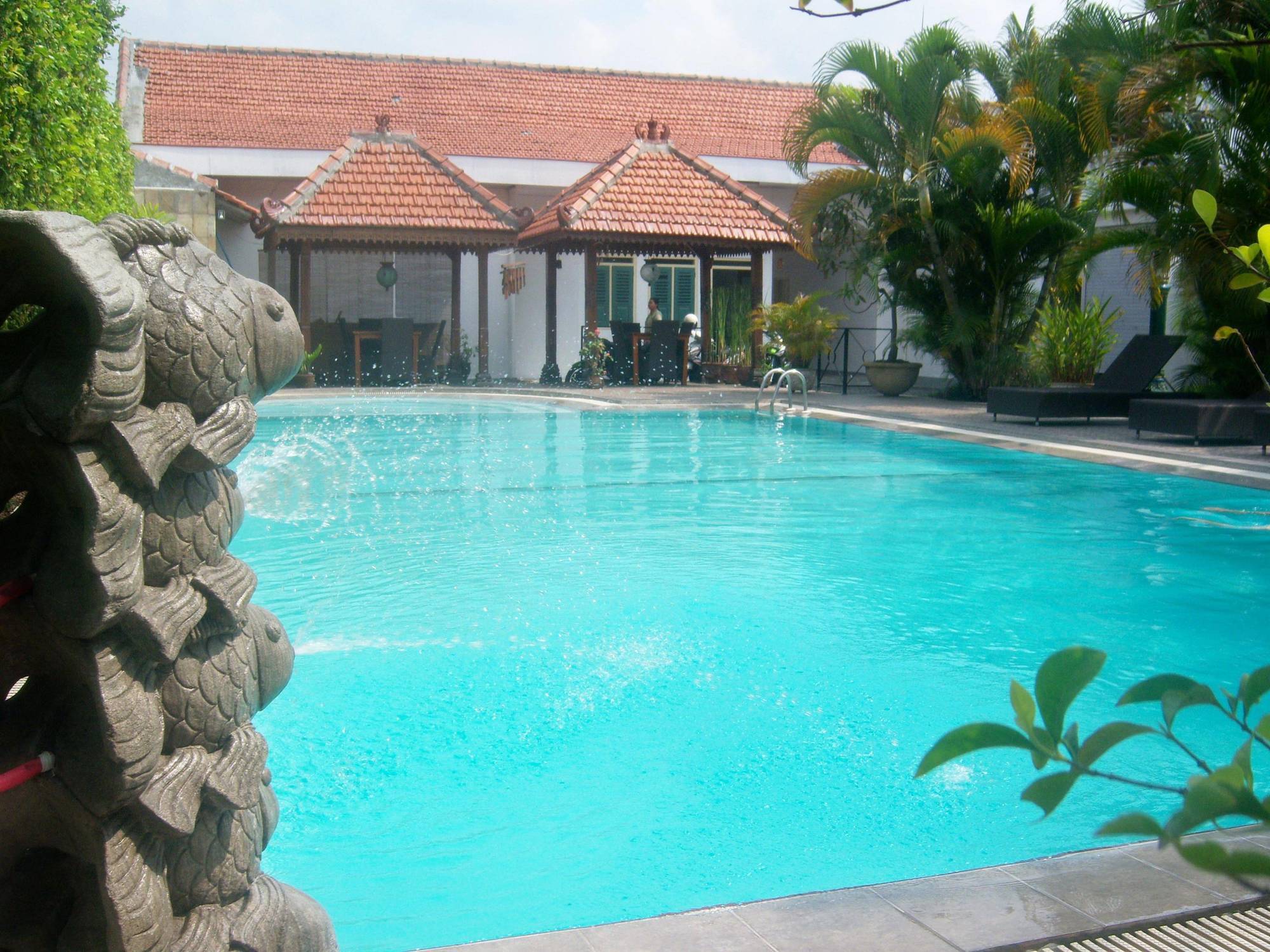 Hotel Tulips Jogjakarta Buitenkant foto
